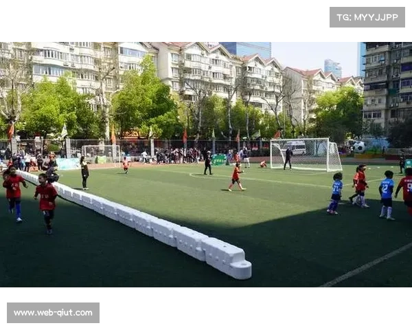 英超俱乐部助力校园足球推广 共同推动基层设施建设