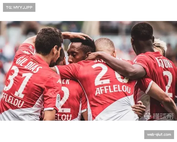 半场：兰斯与摩纳哥1-1战平，奥库穆头球扳平比分